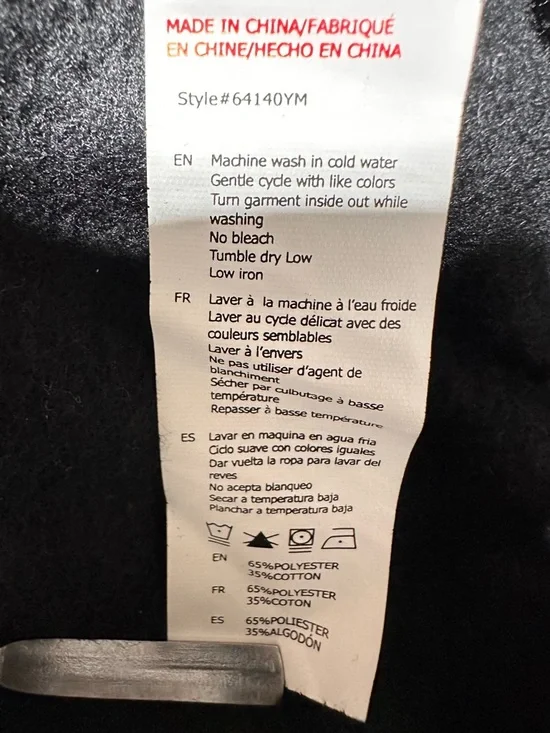 STREETWEAR SOCIETY | Baddie Gothic Cropped Graphic Sweatshirt - Picture 5 of 5